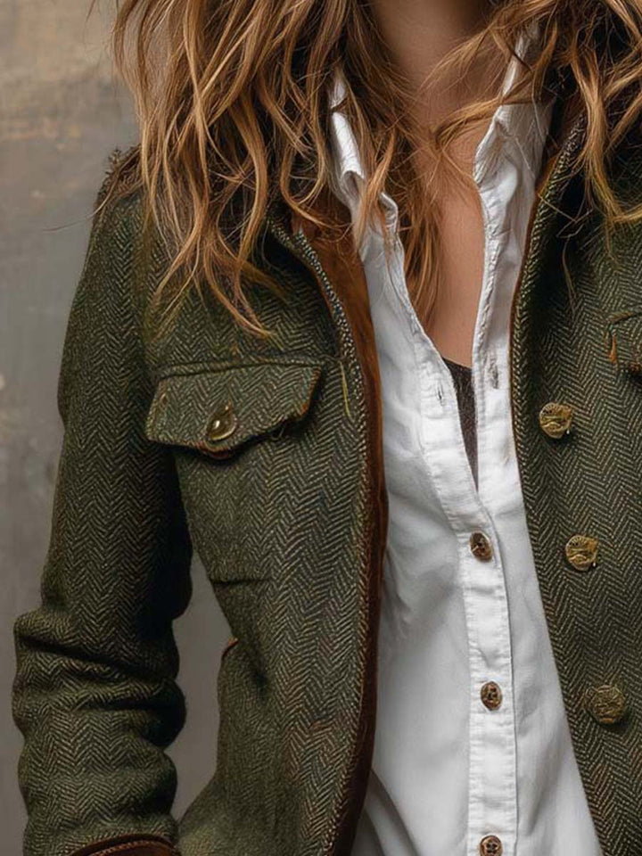 Diana – Blazer corto verde oliva con profili a contrasto
