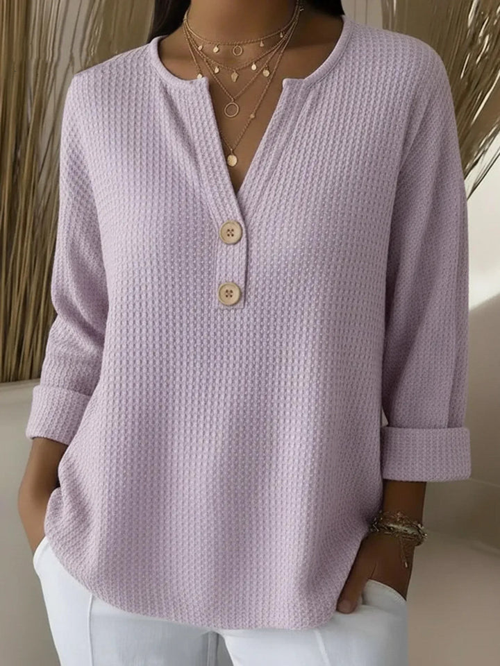 Lucía | T-shirt Henley a Texture Goffrata con Bottoni