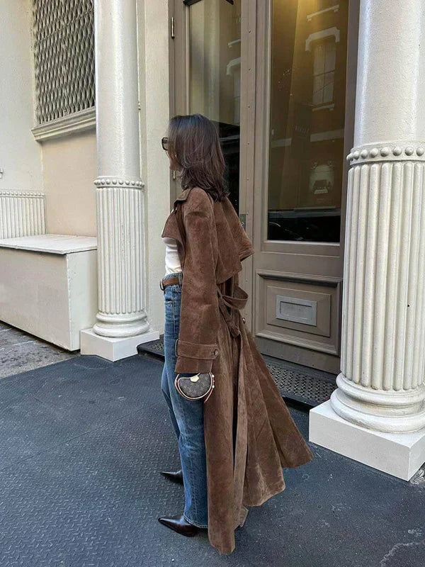 Trench chic in morbido camoscio