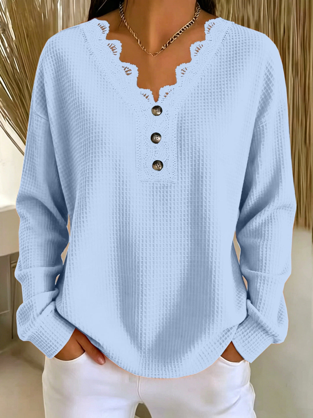Blusa Donna in Tessuto Testurizzato con Scollatura a V in Pizzo e Maniche Lunghe