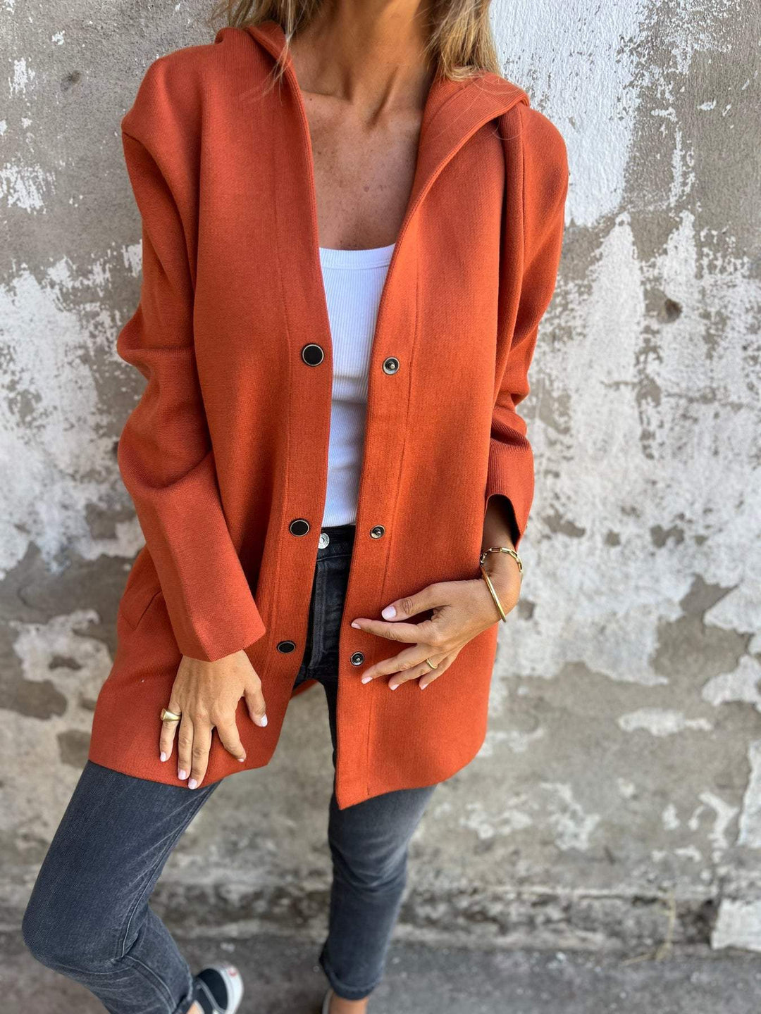 Cardigan lungo chic con cappuccio