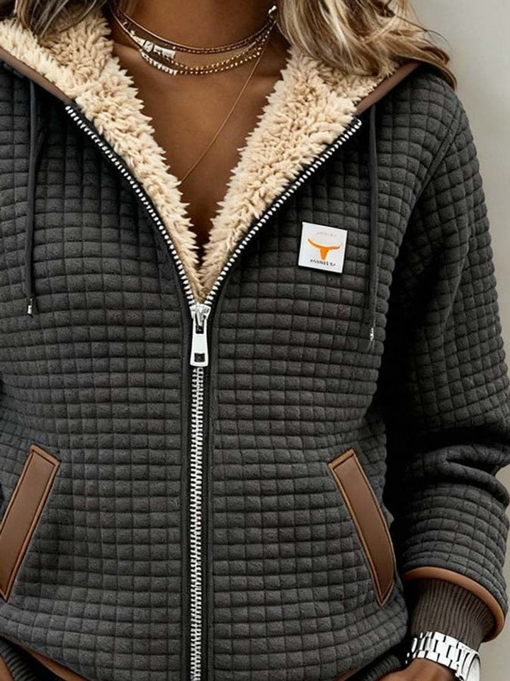 Giacca trapuntata da donna con cappuccio e rivestimento in sherpa
